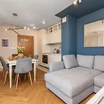 Mierzeja - Enklawa, Sala Zabaw, Basen, *