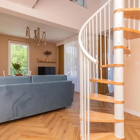 Mierzeja - Enklawa, *