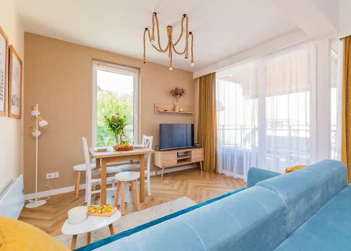 Mierzeja - Enklawa, * Krynica Morska