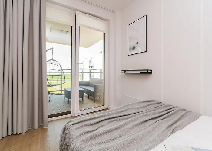 Mierzeja - Enklawa, * Krynica Morska